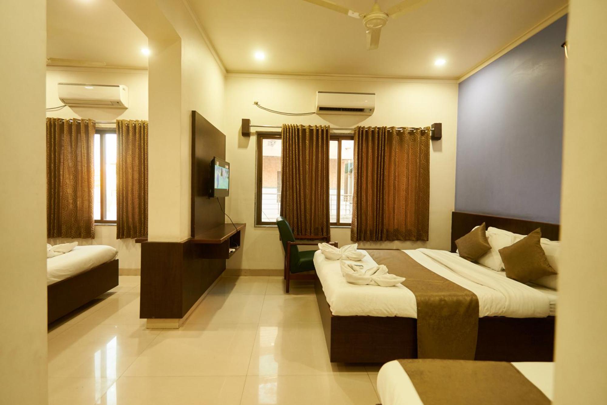 Hotel Pride Inn Shirdi Ngoại thất bức ảnh