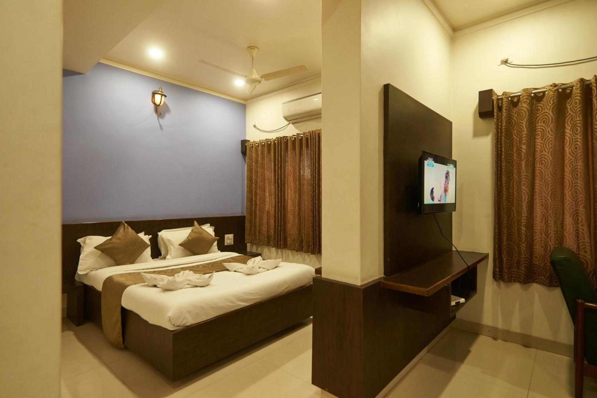 Hotel Pride Inn Shirdi Ngoại thất bức ảnh