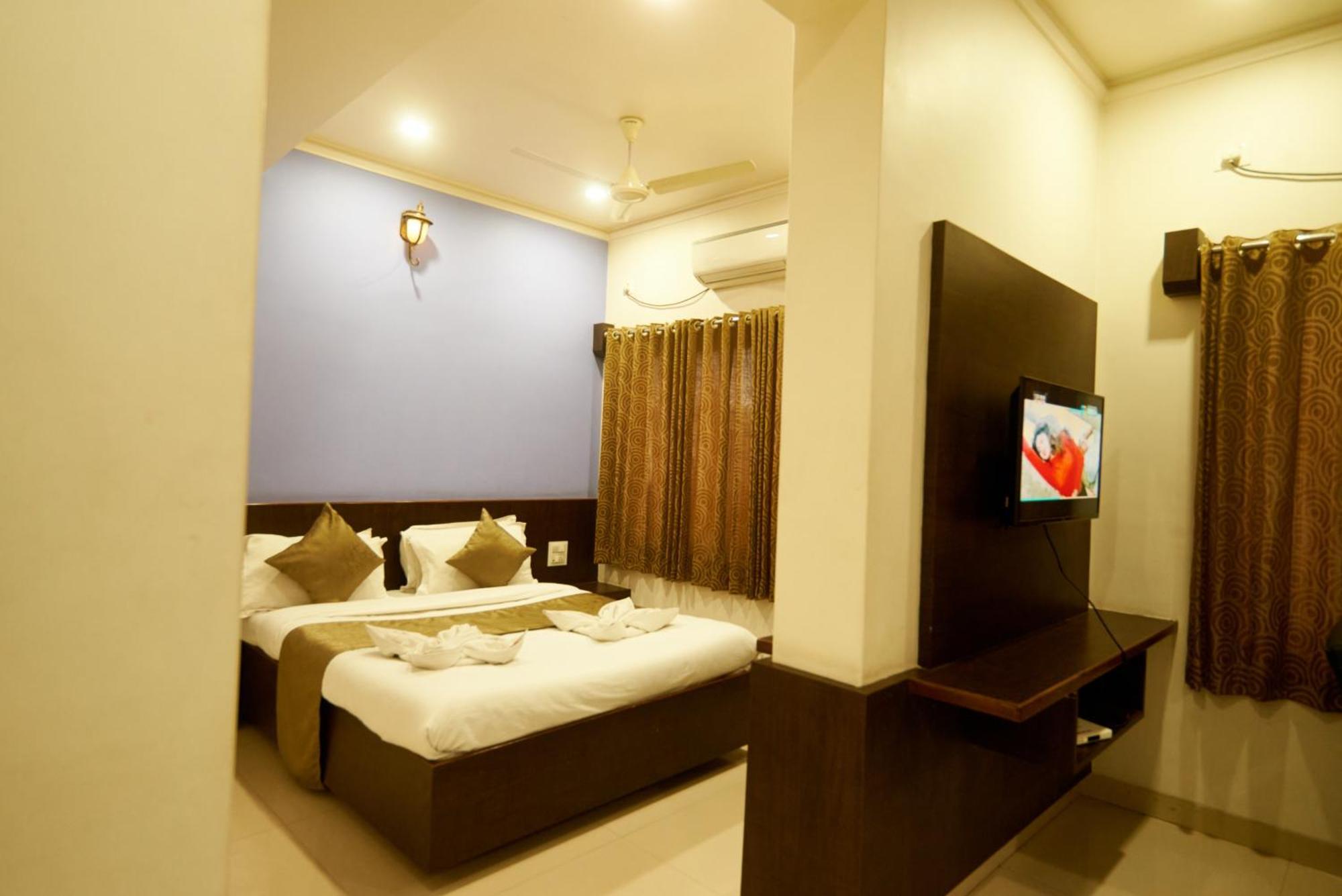 Hotel Pride Inn Shirdi Ngoại thất bức ảnh