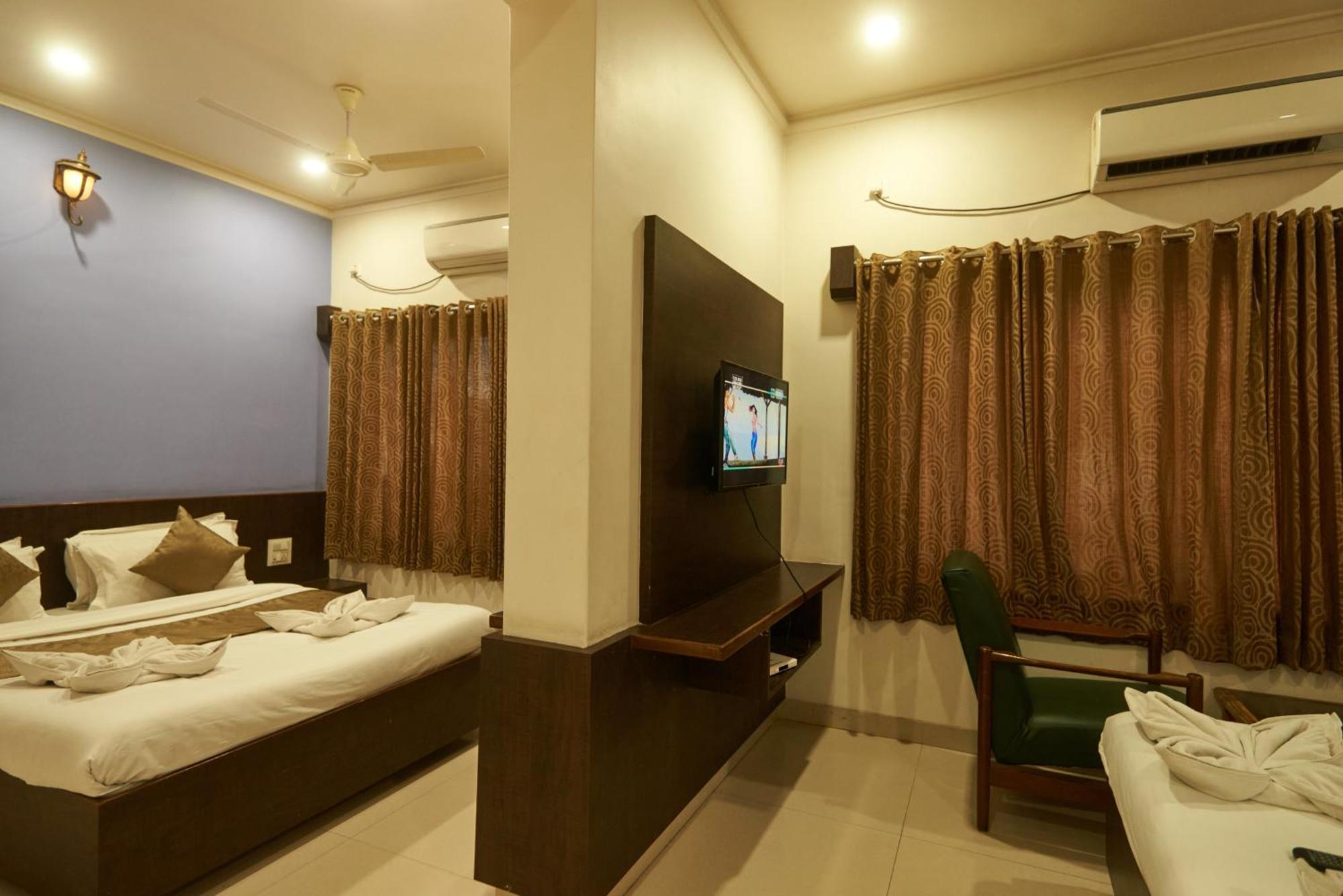 Hotel Pride Inn Shirdi Ngoại thất bức ảnh