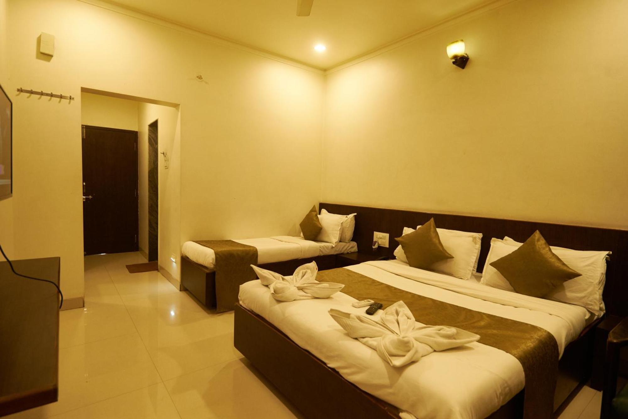 Hotel Pride Inn Shirdi Ngoại thất bức ảnh